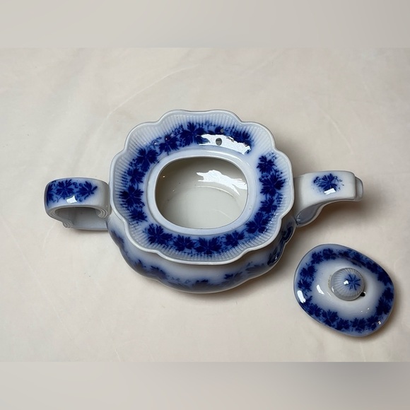 Vintage Vinranka Gefle Sweden Flow Blue & White Rare Teapot - Picture 4 of 8